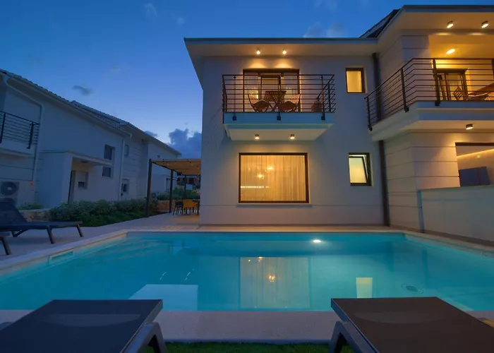 Holiday House Fra&La With Private Pool