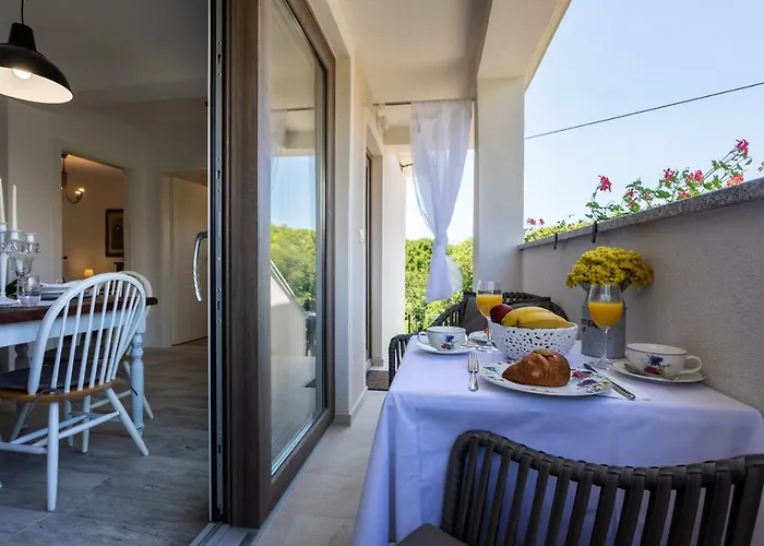 Relax Village Home Mare